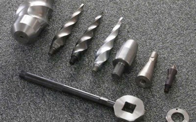 Tuyển 5 Nữ kiểm tra sản phẩm ( Điều khiển máy CNC,...)