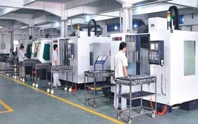 TUYỂN 01 NAM THAO TÁC MÁY CNC
