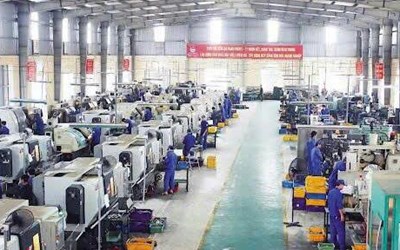 1 NAM SẢN XUẤT THIẾT BỊ CƠ KHÍ